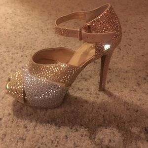 Gianni Bini Multicolor Heels