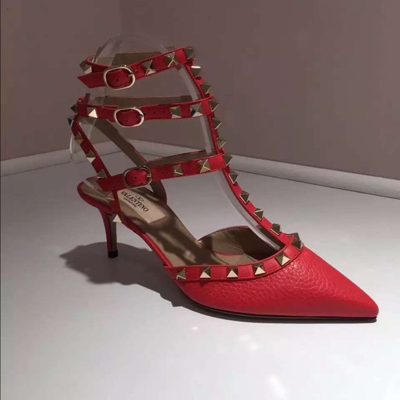 NWT Valentino Rockstud heels