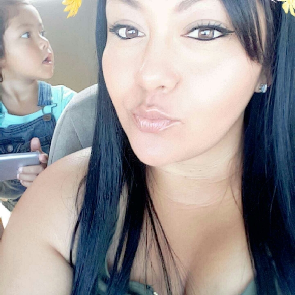 Meet your Posher, Janet - Picture 1 of 1