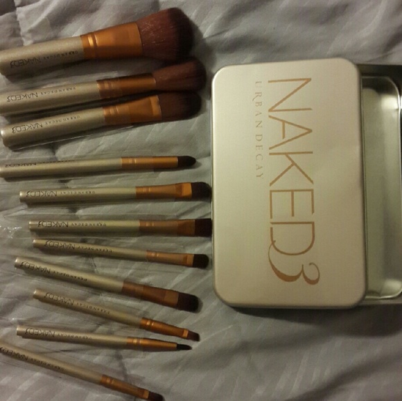 12 Brush Set w/Storage tin - Picture 3 of 4