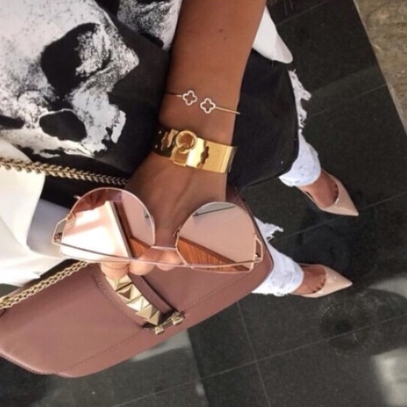 ❗️LAST ONE❗️Rose Gold Mirrored Sunnies 😍👓 - Picture 2 of 2