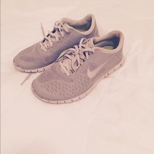 Light grey free runs