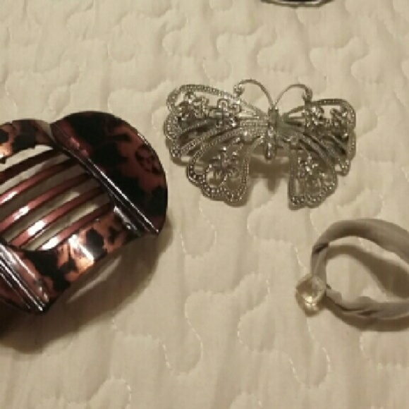 Bundle of hair acessories