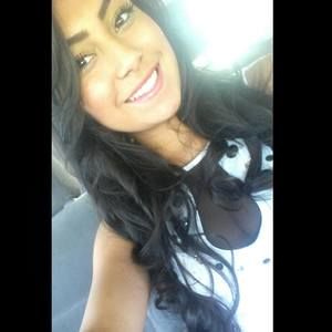 Meet your Posher, Mireya