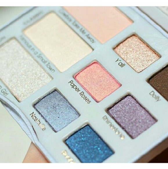 Too Faced Country Palette - Picture 2 of 4