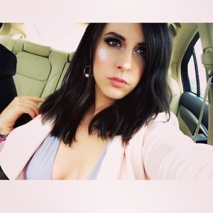 Meet your Posher, Marissa