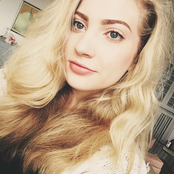 Meet your Posher, Lauren