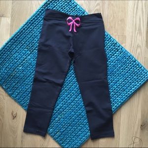 black Capri leggings