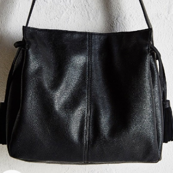 Urban Outfitters Handbags - ❤lNWT Black UO Vegan Leather bag - Last One