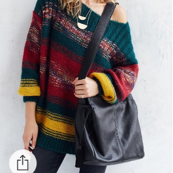 ❤lNWT Black UO Vegan Leather bag - Last One - Picture 2 of 4