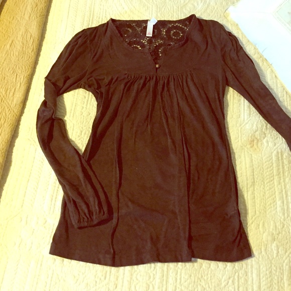 Brown long sleeve top.