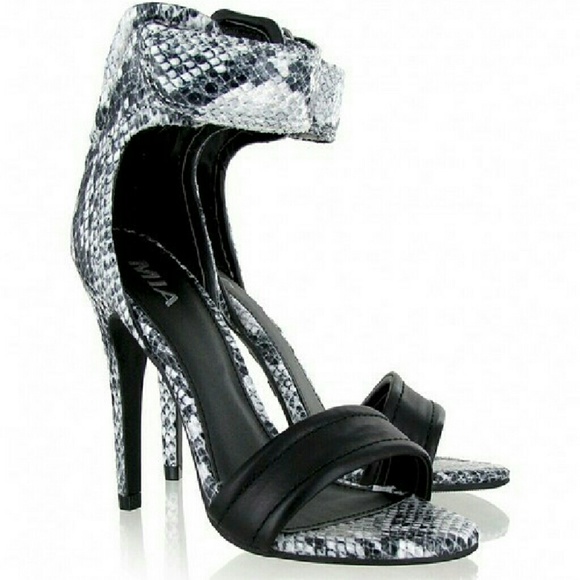 Rio snake blk/white PRICE FIRM! - Picture 2 of 5