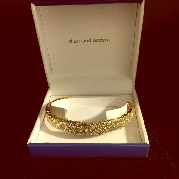Jewelry - Diamond accent bracelet