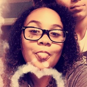 Meet your Posher, Mercedes