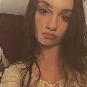 Meet your Posher, Madeline