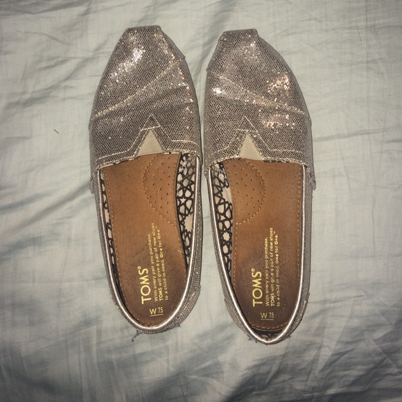 Cute and comfy silver sparkly toms