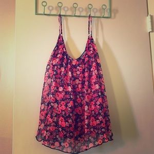 ✨Sale! Floral flowy top