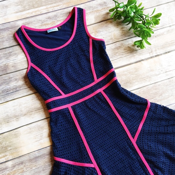 Cynthia Rowley Dresses & Skirts - MOVING SALE 🚛 Cynthia Rowley Mesh Lined Dress