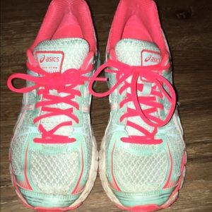 Asics 9 1/2 coral and Aqua tennis shoes