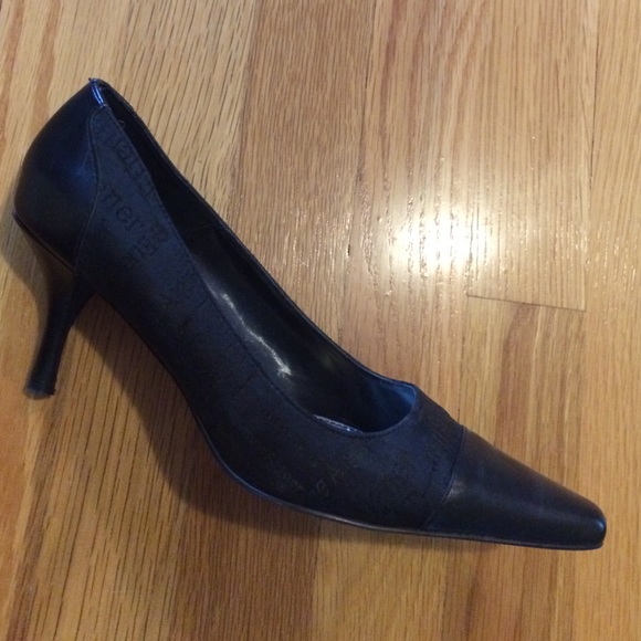 Black Etienne Aigner pumps