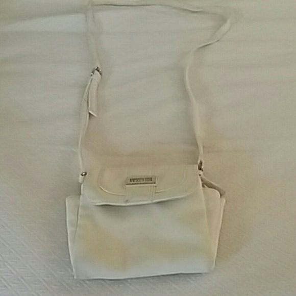 Kenneth Cole reaction handbag - Picture 2 of 4