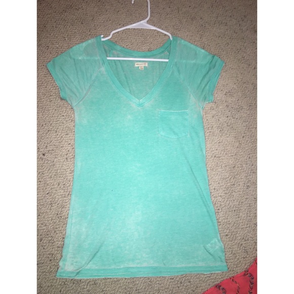 Tshirts, both the same style - Picture 1 of 2