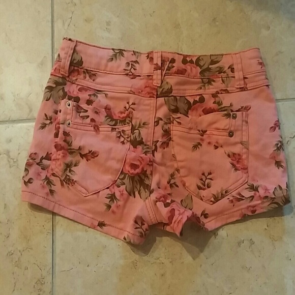 Shorts/Mossimo Supply Co. - Picture 2 of 4