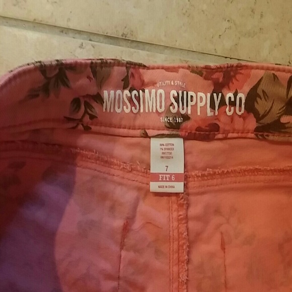 Shorts/Mossimo Supply Co. - Picture 3 of 4