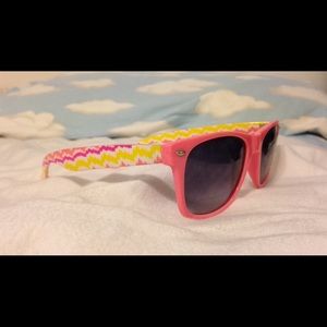 Cute sunglasses never worn