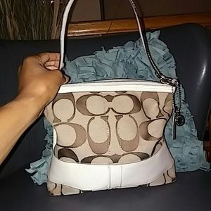 Final price..2 hour sale COACH (AUTHENTIC)