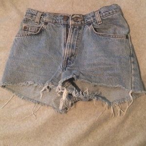 High waisted cut off Levi's