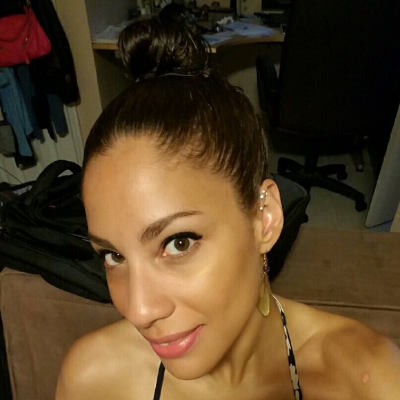 Meet your Posher, Lucienne - Picture 1 of 1