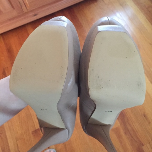 Nude leather pumps - Picture 3 of 3