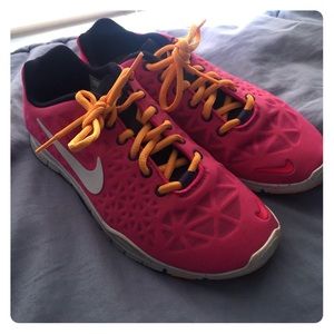 NIKE FREES 5.0