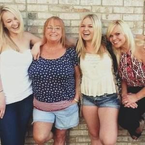 Meet your Posher, Debbie