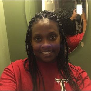 Meet your Posher, April