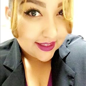 Meet your Posher, Adriana