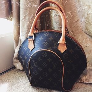 Authentic Louis Vuitton handbag, gently used