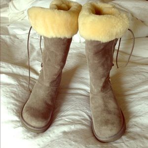 UGG TALL BOOTS BRAND NEW