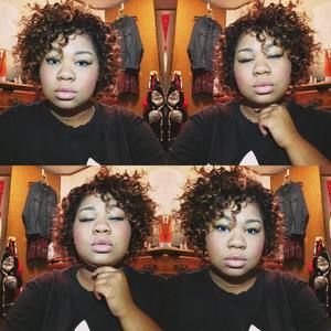 Meet your Posher, Kiana