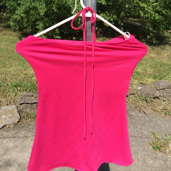 Hot pink strapless top with optional halter string - Picture 3 of 4