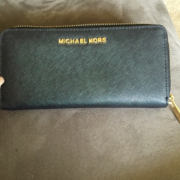 Michael Kors wallet. NWOT
