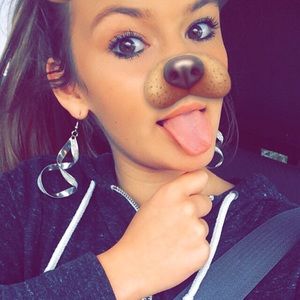 Meet your Posher, Bailey