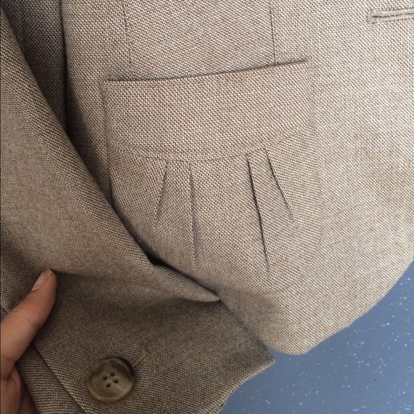 LIKE NEW Ann Taylor blazer jacket - Picture 4 of 4