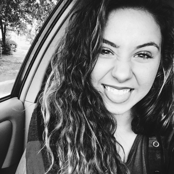 Meet your Posher, Shay - Picture 2 of 8