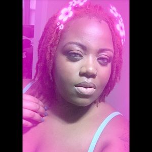 Meet your Posher, Brittney