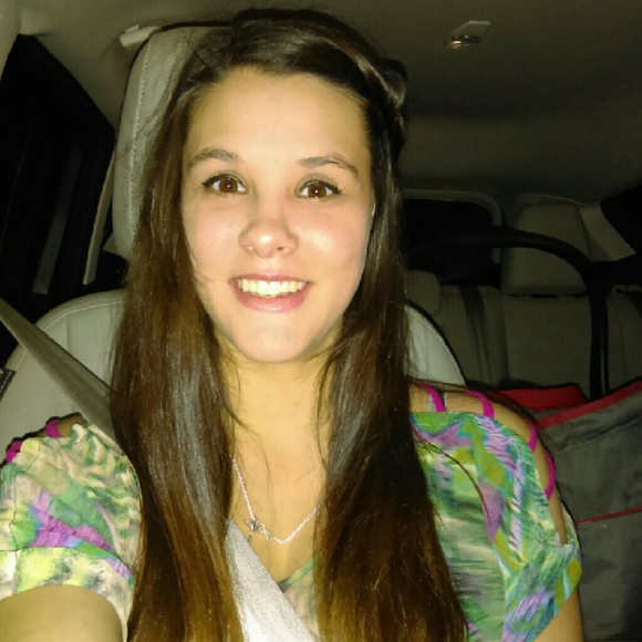 Meet your Posher, Shelbi