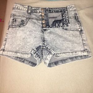 High wasted shorts