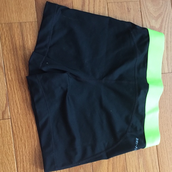 Nike Pro Dri-Fit Spandex Shorts - Picture 3 of 4