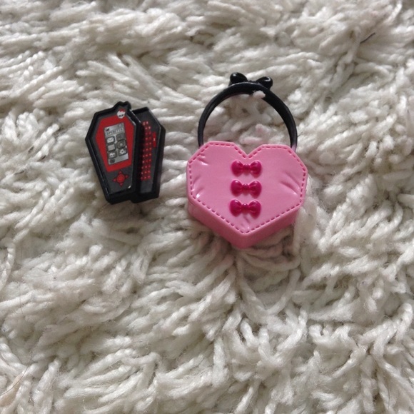 Monster High outfit and accessories - Picture 3 of 4